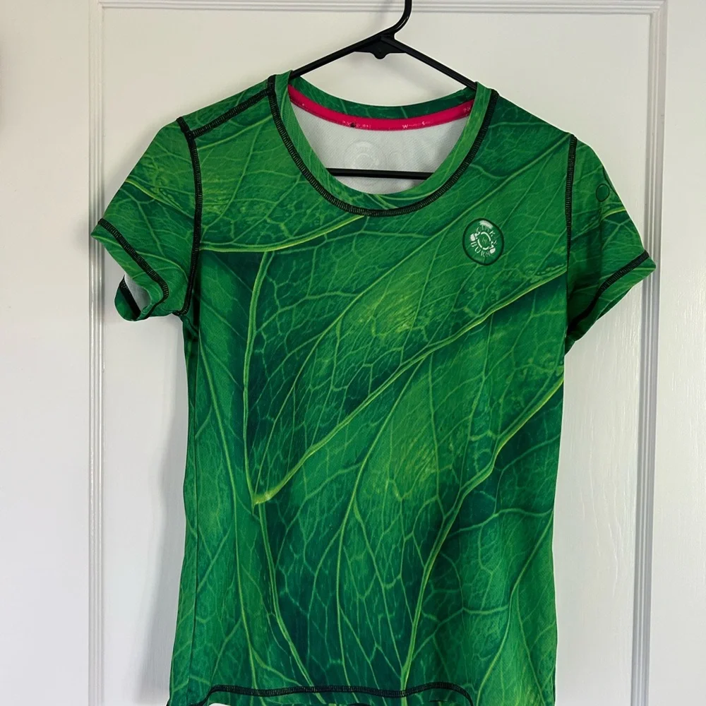 INKnBURN vintage women’s tech shirt and running shorts! - Picture 2 of 10